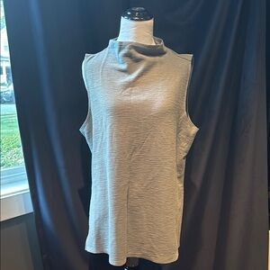 Simply Vera Vera Wang Gray Sleeveless Muscle Tee
